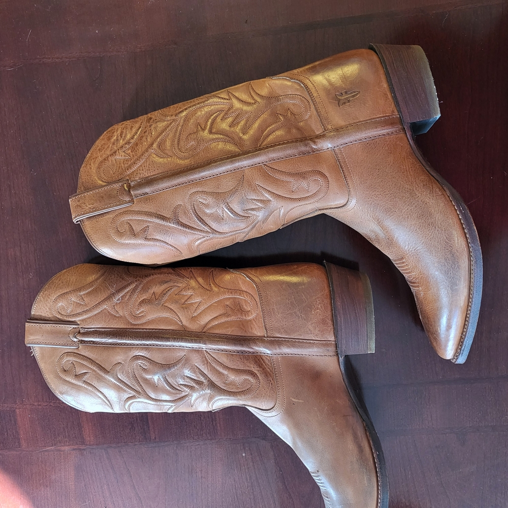 Frye Brown Cowboy and Western Boots with Intricate Stitching and Pointed Toe